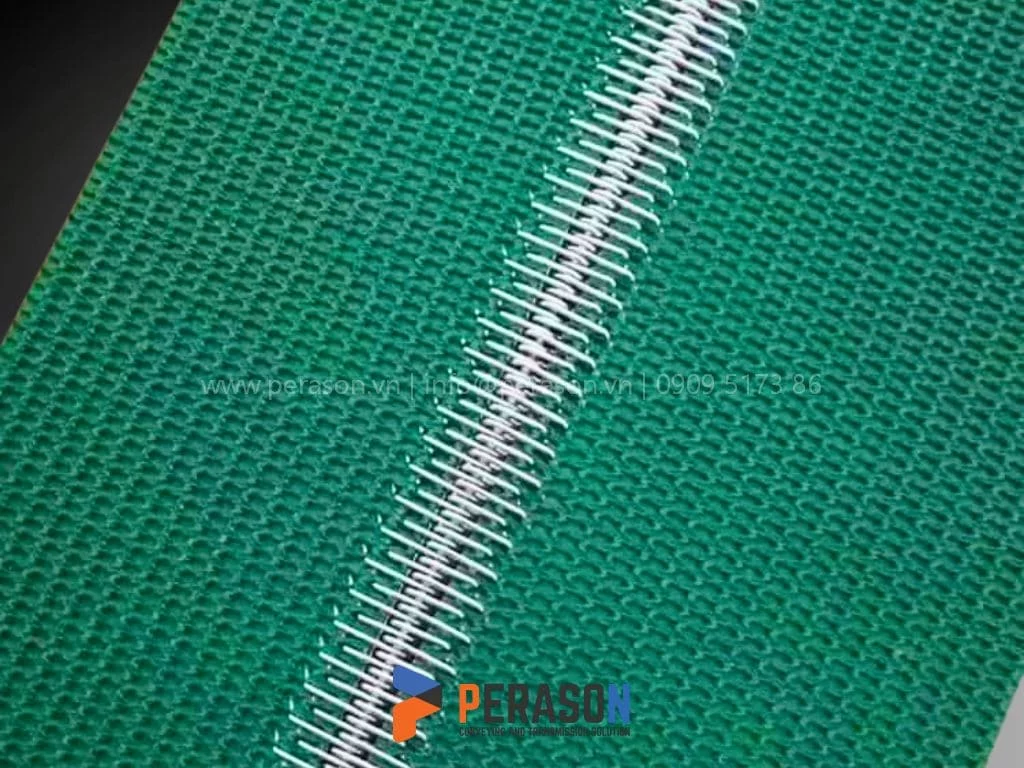 Băng tải pvc gai nhám nối ghim inox