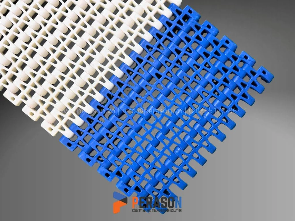 Mặt trên băng tải nhựa HS-2500B màu xanh và trắng