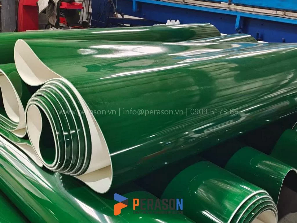 Băng tải PVC xanh mặt trơn láng