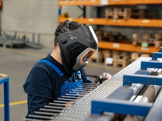 Sản xuất băng tải lưới inox